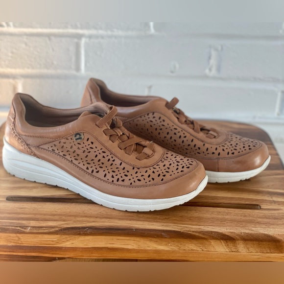 Earth Nimble Viva Leather Sand Brown Sneakers with comfort footbed, quiet luxury - Picture 9 of 12